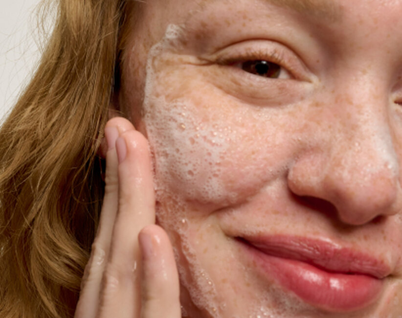 Skincare Routine for Oily Skin: AM & PM Guide 